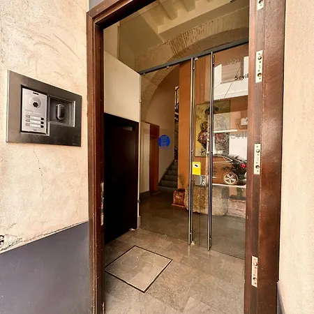 Penthouse Near Cathedral Private Rooftop Private Parking Apartament *