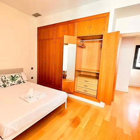Penthouse Near Cathedral Private Rooftop Private Parking Appartement *