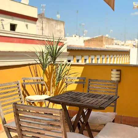 Penthouse Near Cathedral Private Rooftop Private Parking *